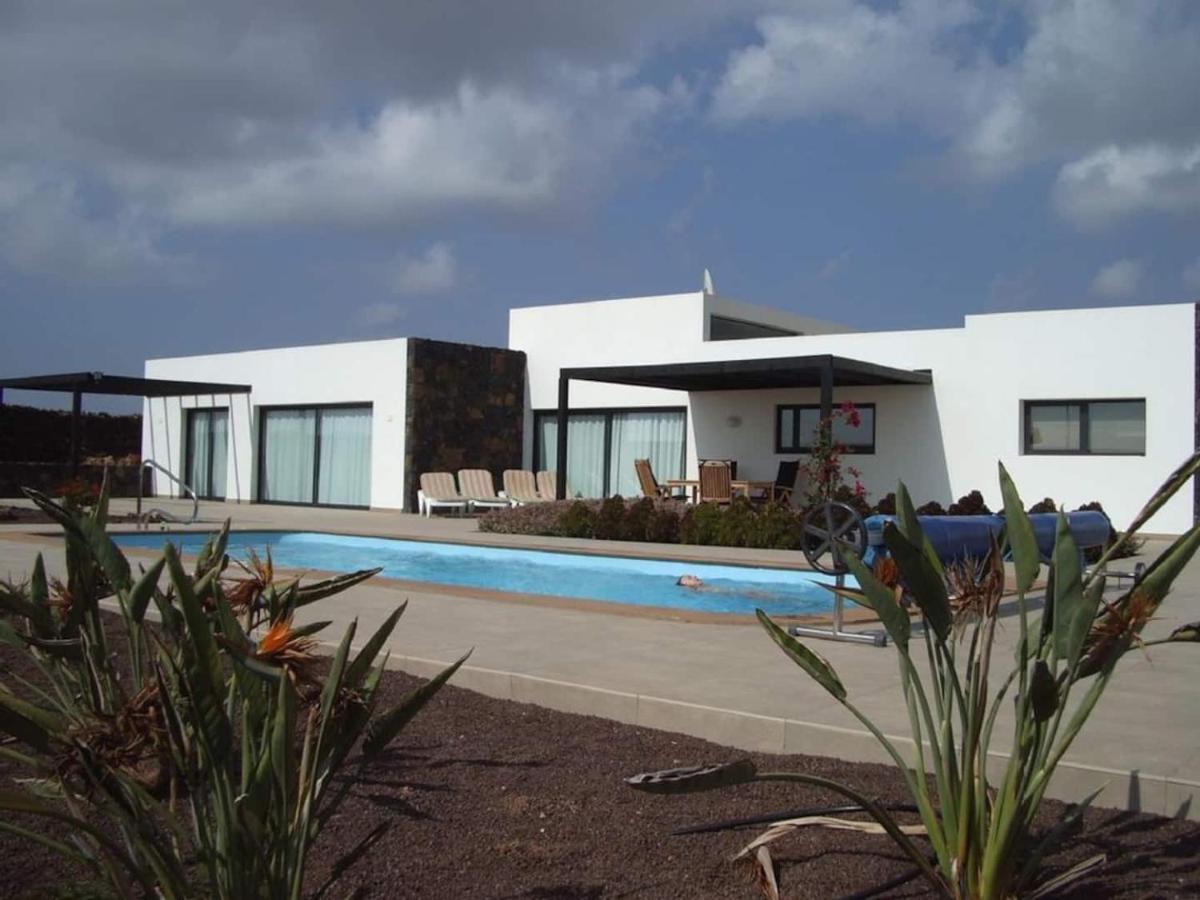 Wind Wave 28B - Heated & Shared Pool Villa La Oliva Buitenkant foto
